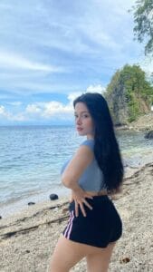 Video Iclik – Hot Tiktoker ngentot live sambil ngobrol